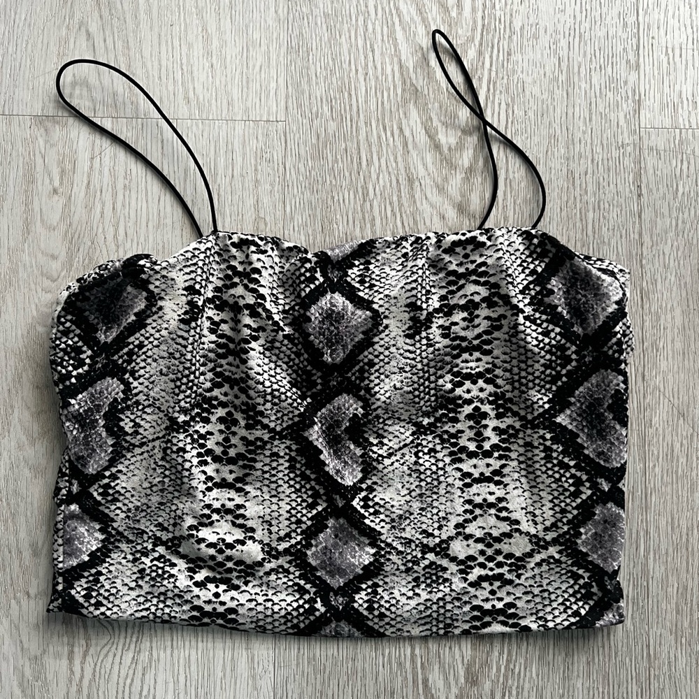 Snake Black and White Top